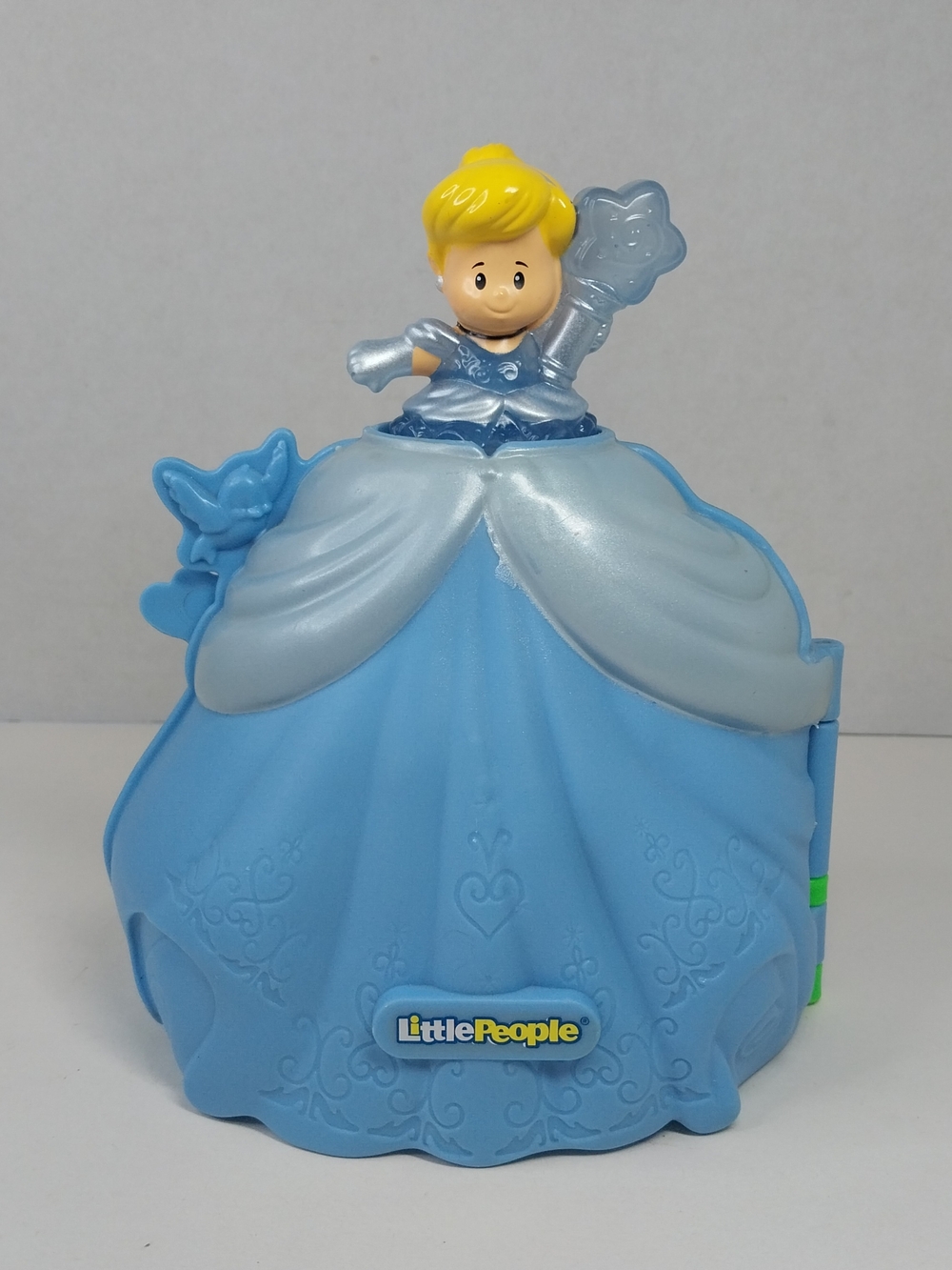 Fisher-Price Little People Disney Princess Cinderella's Magical Dress Set